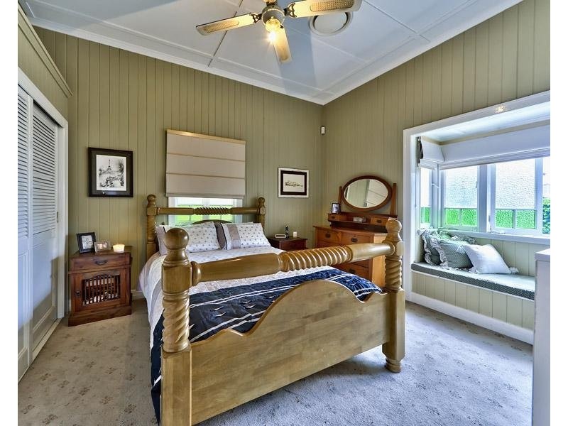 19 Laurier Street, Annerley QLD 4103