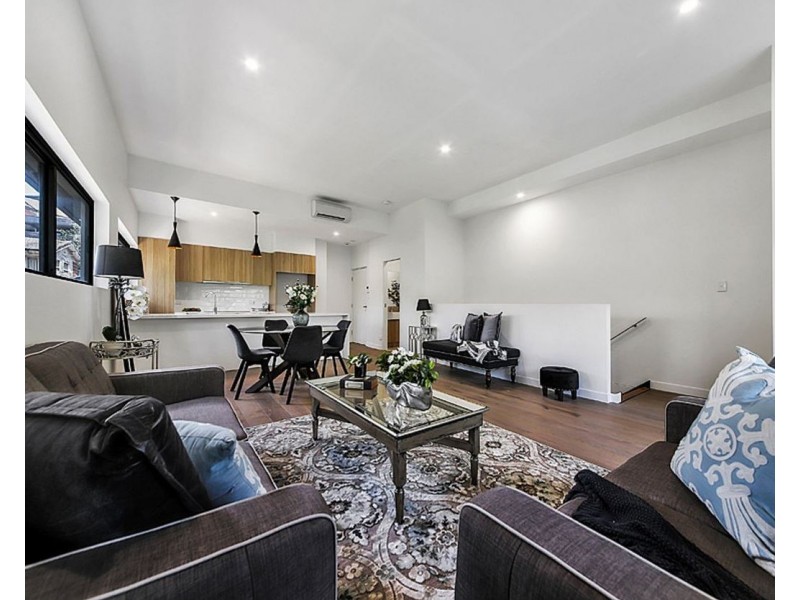 2/110 Nicholson Street, Greenslopes QLD 4120