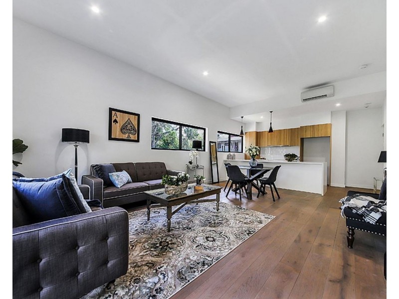 2/110 Nicholson Street, Greenslopes QLD 4120