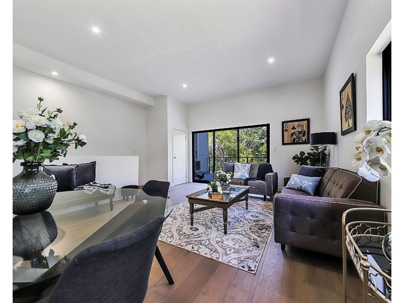 2/110 Nicholson Street, Greenslopes QLD 4120