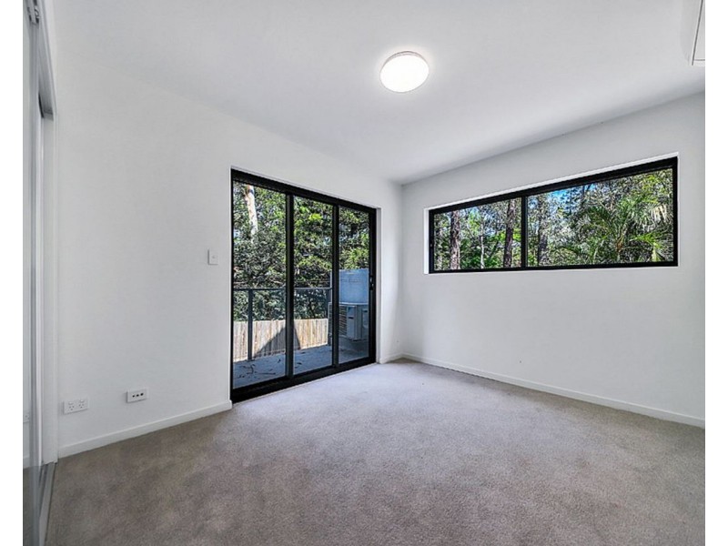 2/110 Nicholson Street, Greenslopes QLD 4120