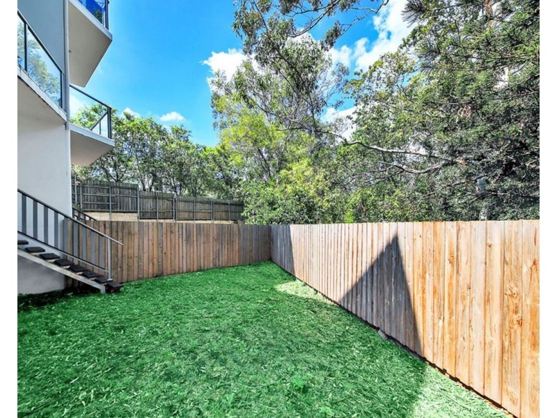 2/110 Nicholson Street, Greenslopes QLD 4120