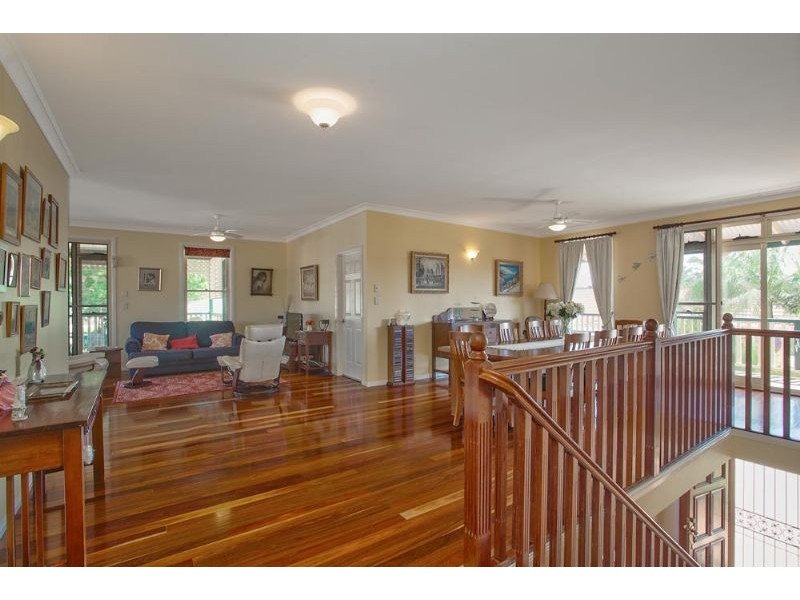 47 Cambridge Place, Wishart QLD 4122