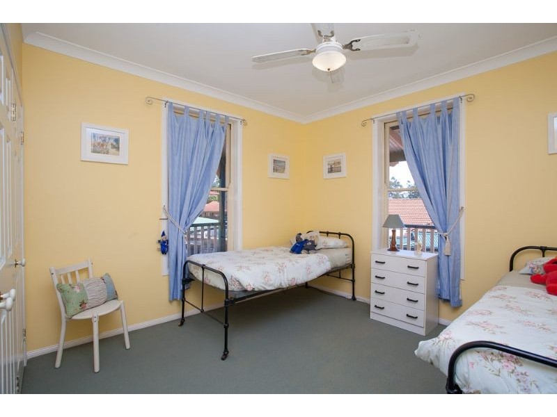 47 Cambridge Place, Wishart QLD 4122