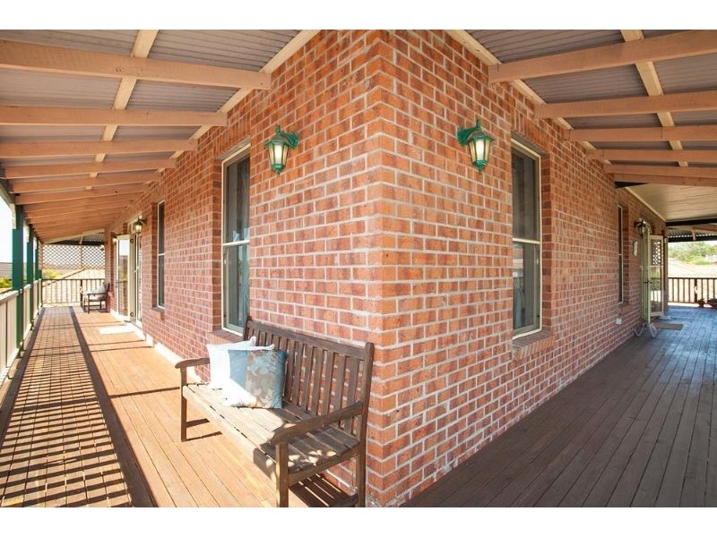 47 Cambridge Place, Wishart QLD 4122