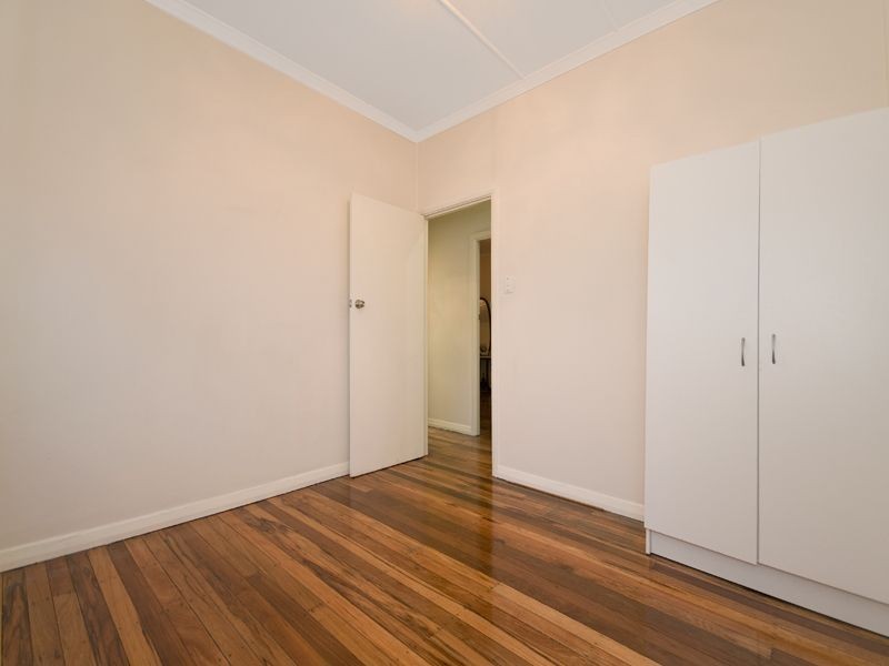 32 Lancelot Street, Tennyson QLD 4105