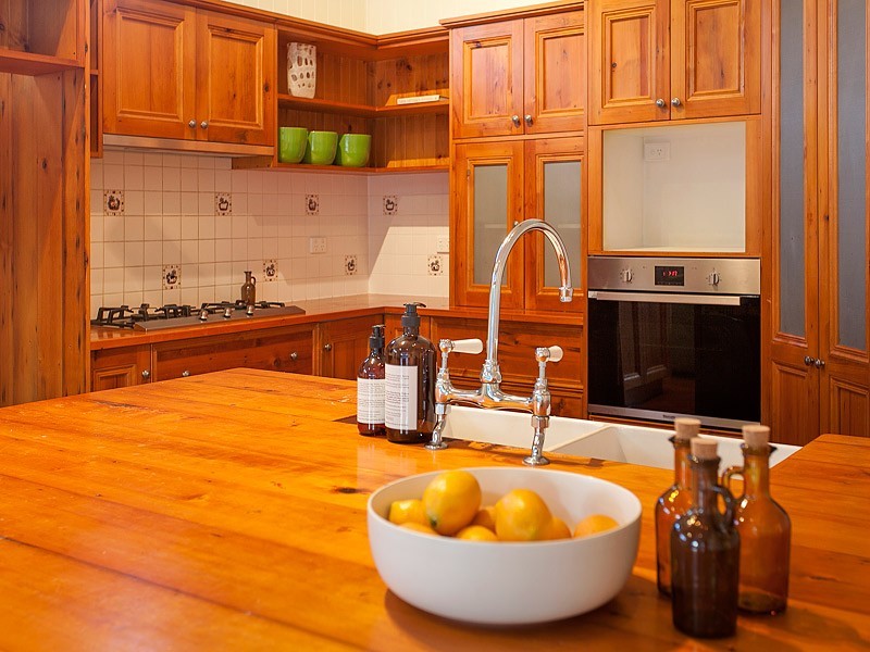 10 Bower Street, Annerley QLD 4103