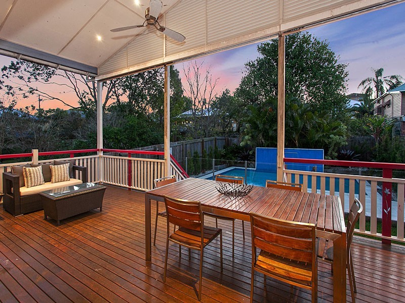 10 Bower Street, Annerley QLD 4103