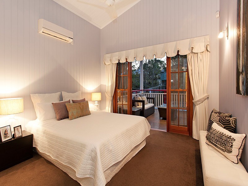 10 Bower Street, Annerley QLD 4103