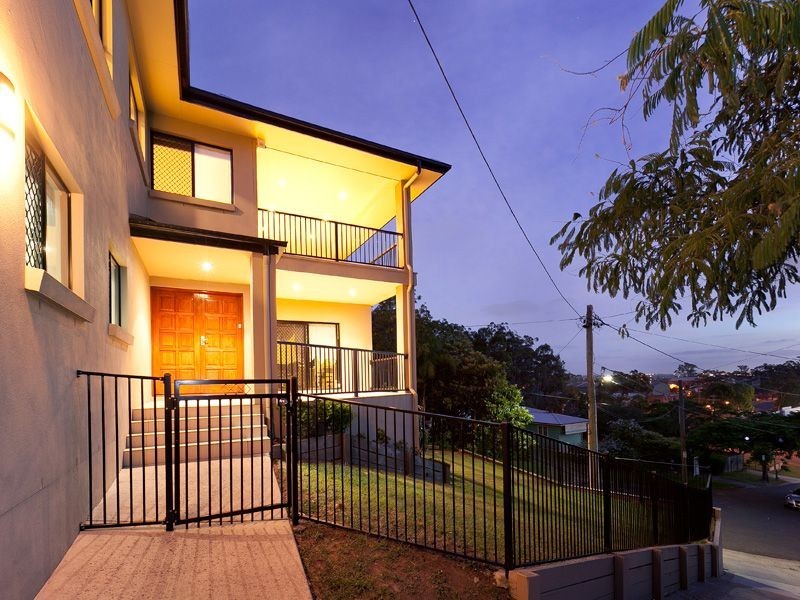 16 Sharon Street, Moorooka QLD 4105