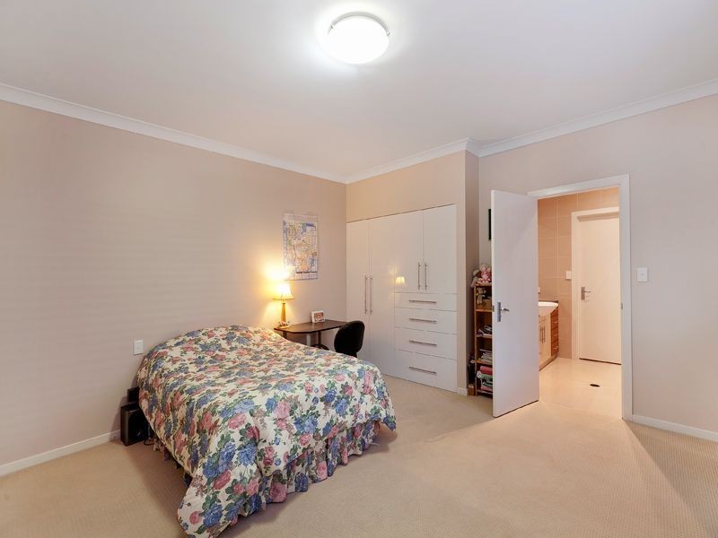 16 Sharon Street, Moorooka QLD 4105