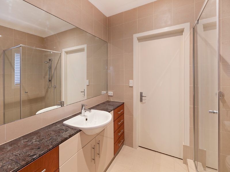 16 Sharon Street, Moorooka QLD 4105