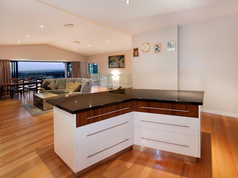 16 Sharon Street, Moorooka QLD 4105