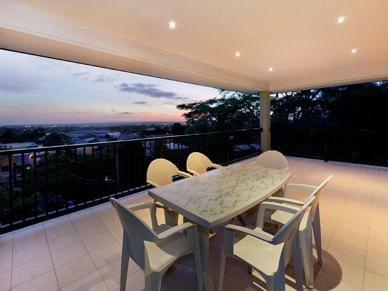 16 Sharon Street, Moorooka QLD 4105