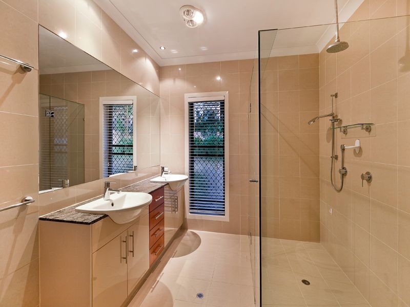 16 Sharon Street, Moorooka QLD 4105