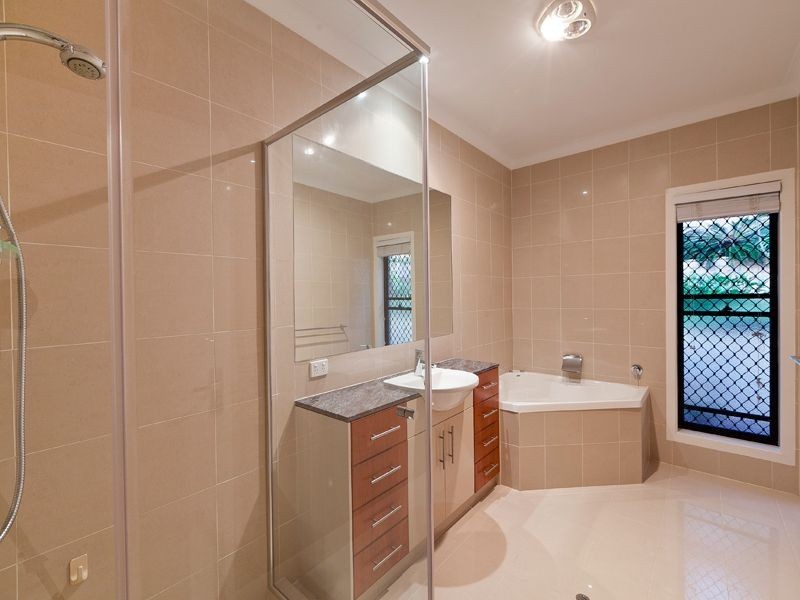 16 Sharon Street, Moorooka QLD 4105