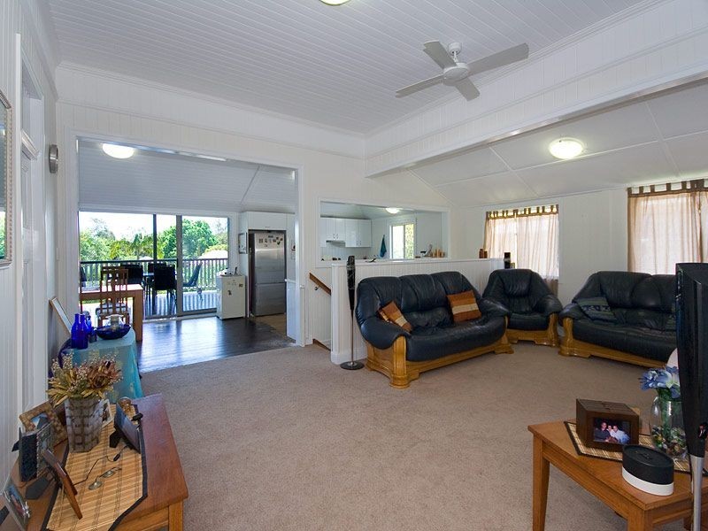 13 Archibald Street, Fairfield QLD 4103