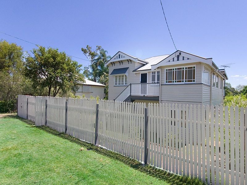 13 Archibald Street, Fairfield QLD 4103