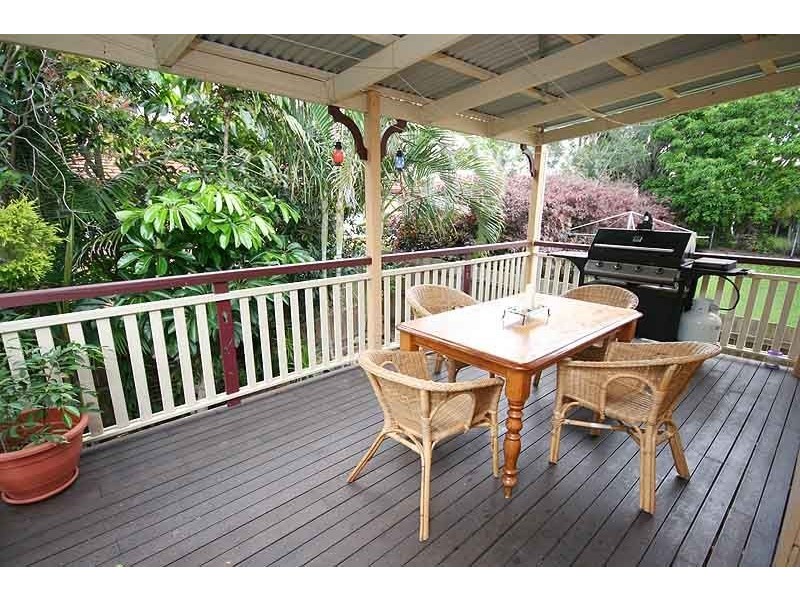 17 Torrens Street, Annerley QLD 4103