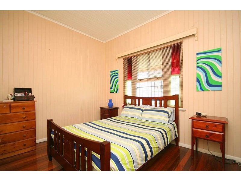 17 Torrens Street, Annerley QLD 4103