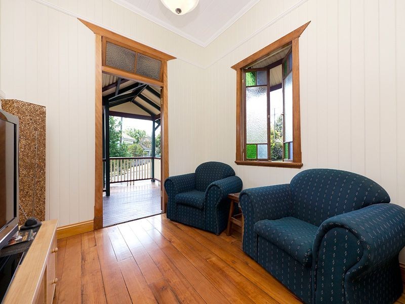 7 Donaldson Street, Greenslopes QLD 4120