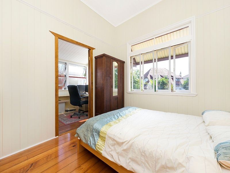 7 Donaldson Street, Greenslopes QLD 4120