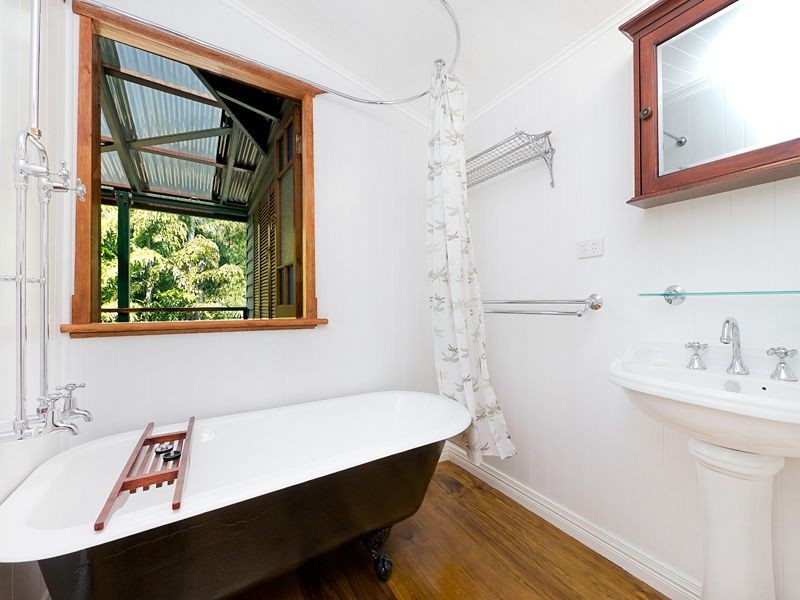 7 Donaldson Street, Greenslopes QLD 4120