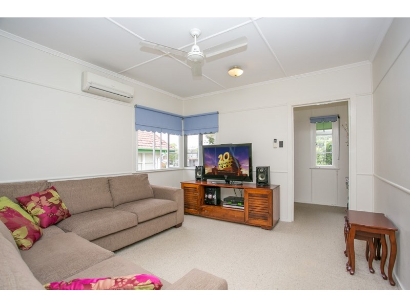 24 Wallace Street, Moorooka QLD 4105