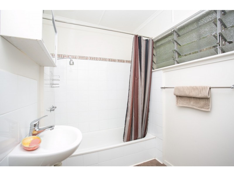 24 Wallace Street, Moorooka QLD 4105