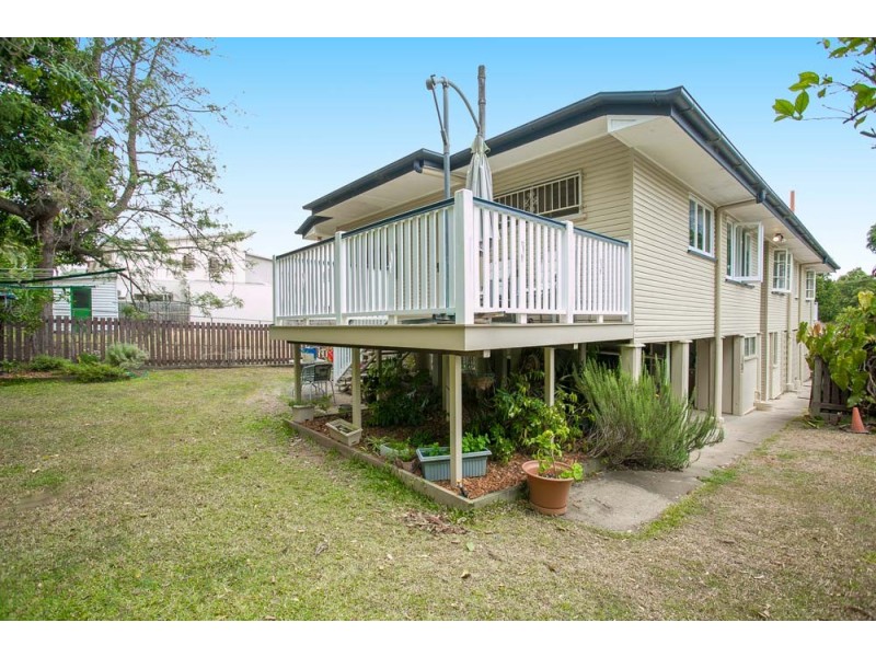 24 Wallace Street, Moorooka QLD 4105