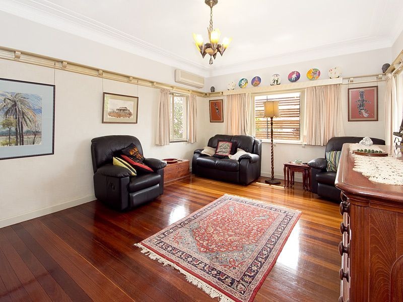 2 Patricia Street, Moorooka QLD 4105