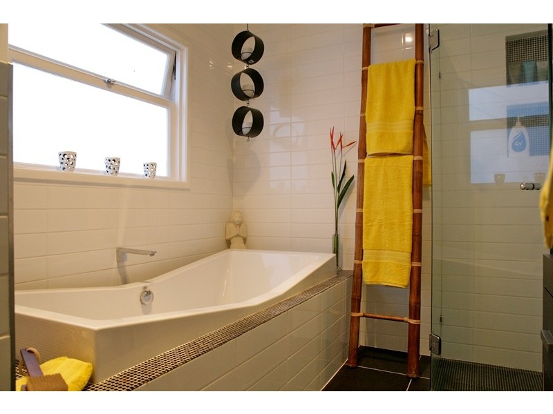 81 Baron Street, Greenslopes QLD 4120