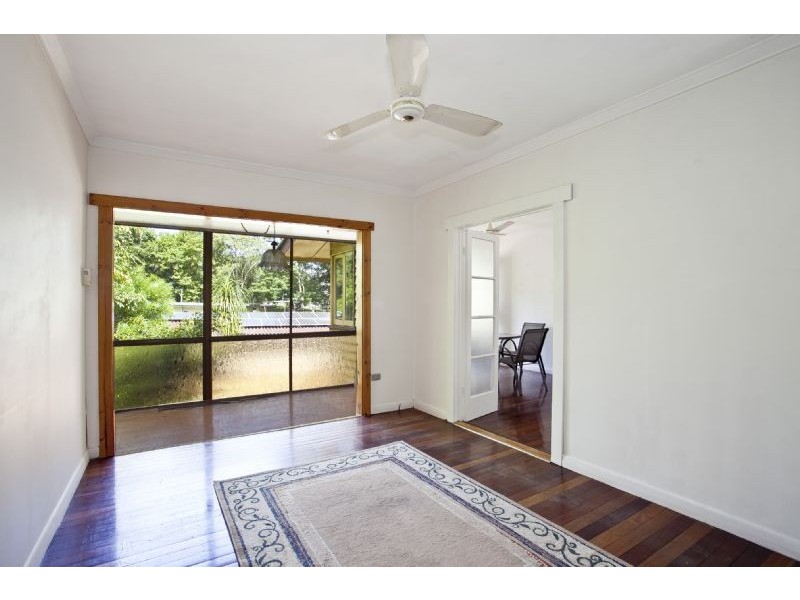 10 Turley Street, Fairfield QLD 4103