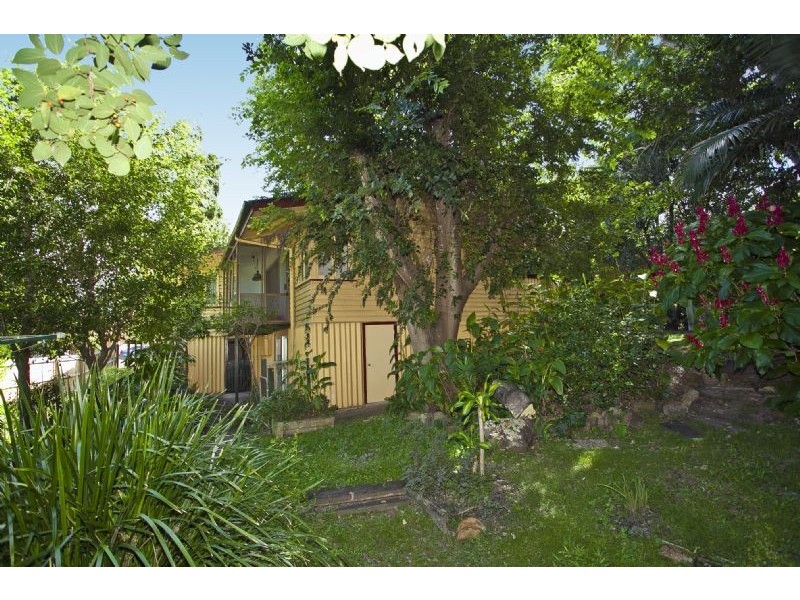 10 Turley Street, Fairfield QLD 4103