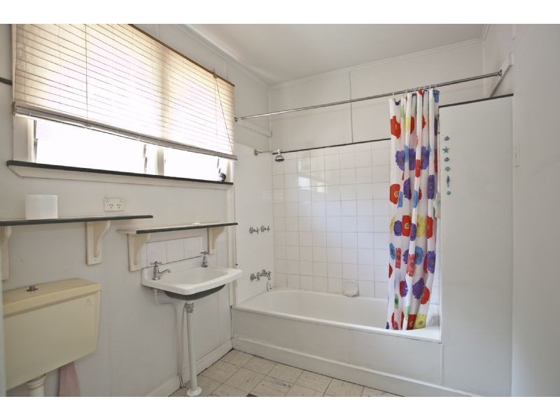 10 Turley Street, Fairfield QLD 4103