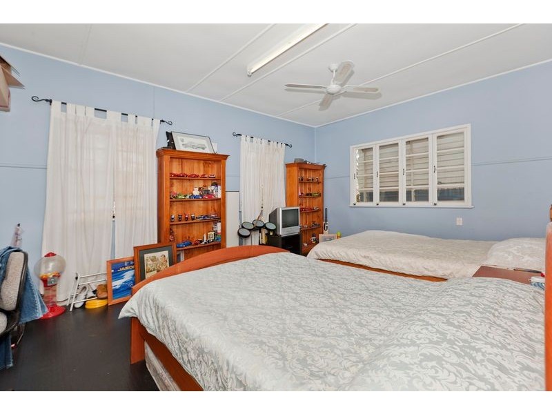 18 Clive Street, Annerley QLD 4103