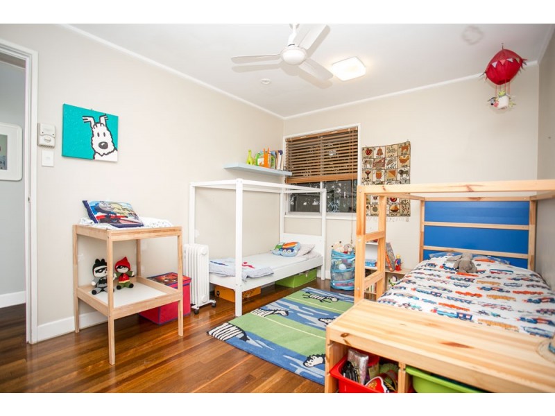 4 Dahl Street, Tarragindi QLD 4121