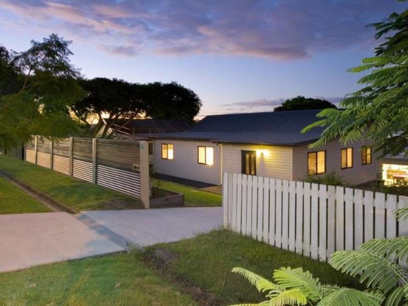 54 Fegen Drive, Moorooka QLD 4105