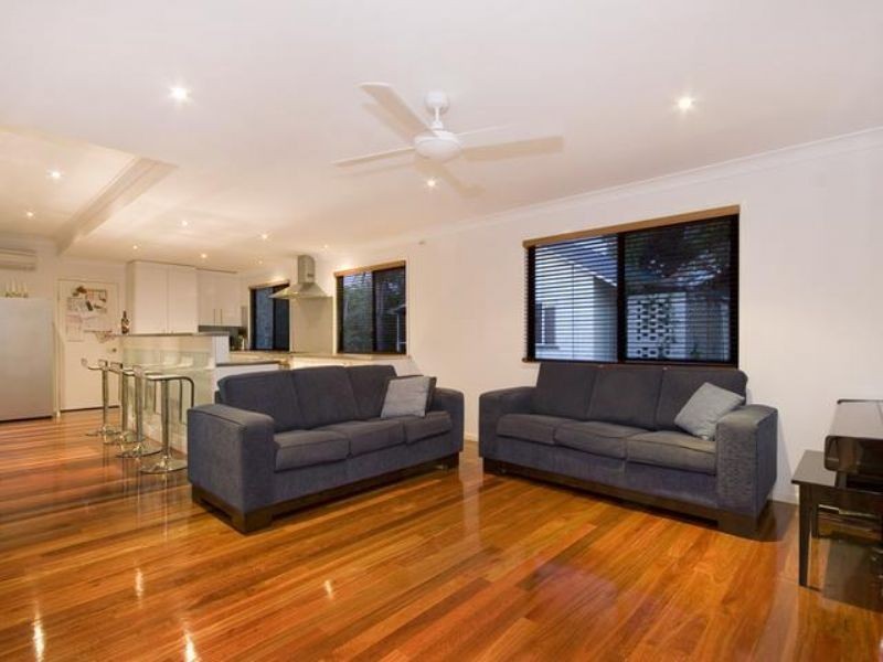 54 Fegen Drive, Moorooka QLD 4105