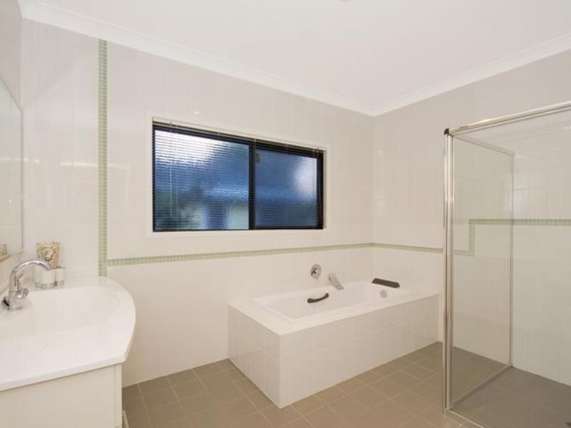 54 Fegen Drive, Moorooka QLD 4105