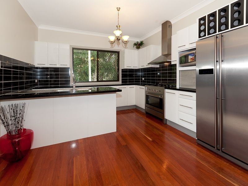 92 Sunshine Avenue, Tarragindi QLD 4121