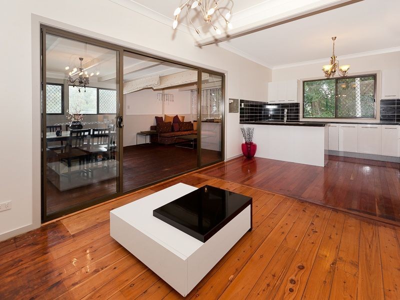 92 Sunshine Avenue, Tarragindi QLD 4121