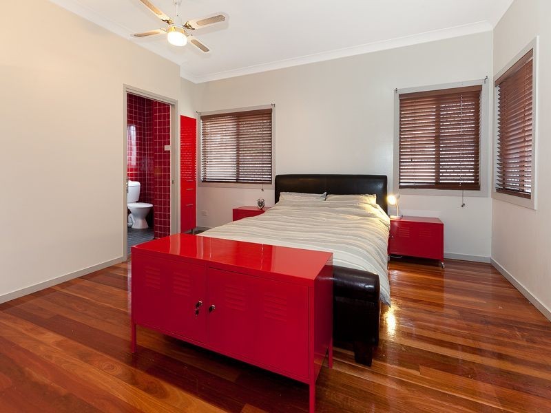 92 Sunshine Avenue, Tarragindi QLD 4121