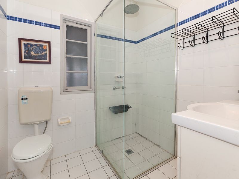 92 Sunshine Avenue, Tarragindi QLD 4121