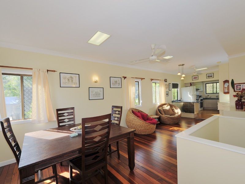 201 Beddoes Street, Holland Park QLD 4121