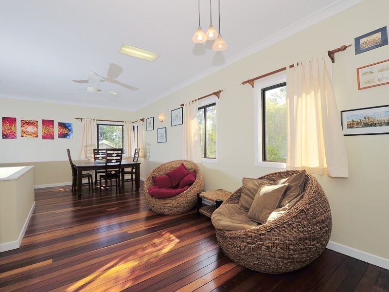 201 Beddoes Street, Holland Park QLD 4121