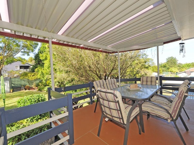 201 Beddoes Street, Holland Park QLD 4121