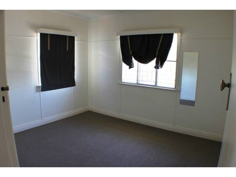 35 Love Street, Holland Park QLD 4121