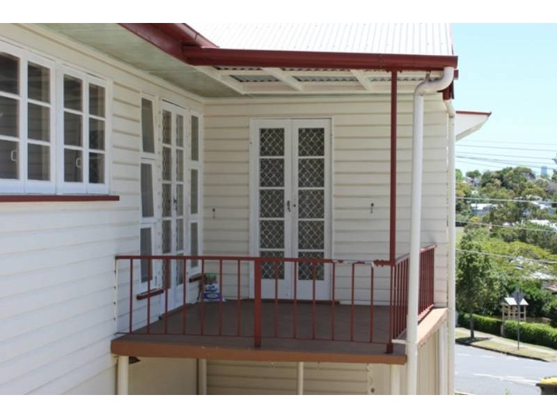 35 Love Street, Holland Park QLD 4121