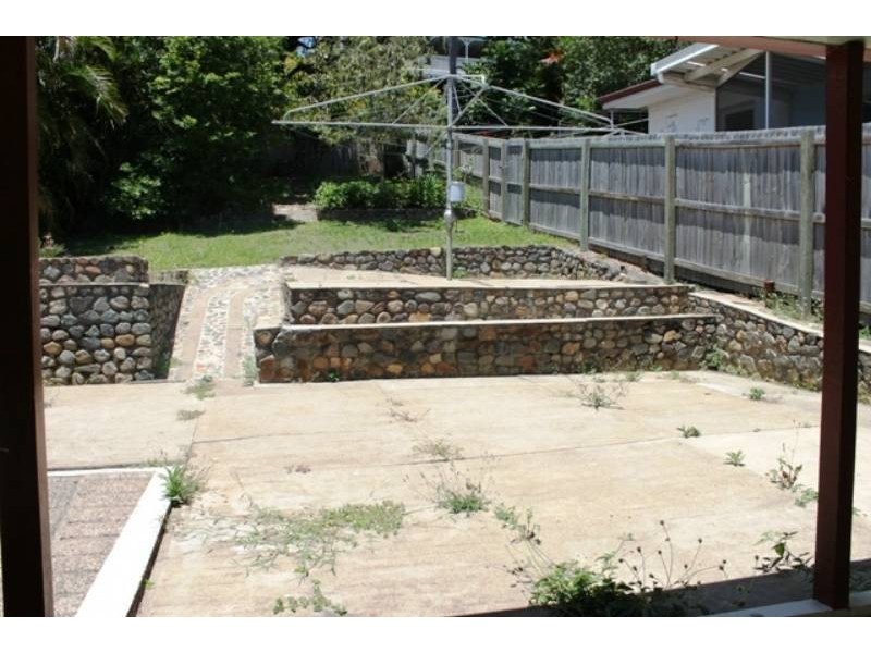 35 Love Street, Holland Park QLD 4121